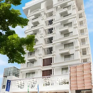 Golden Tulip The Grandmark Hotel